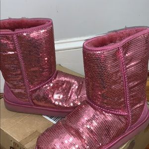 Exclusive Classic short pink sequin uggs